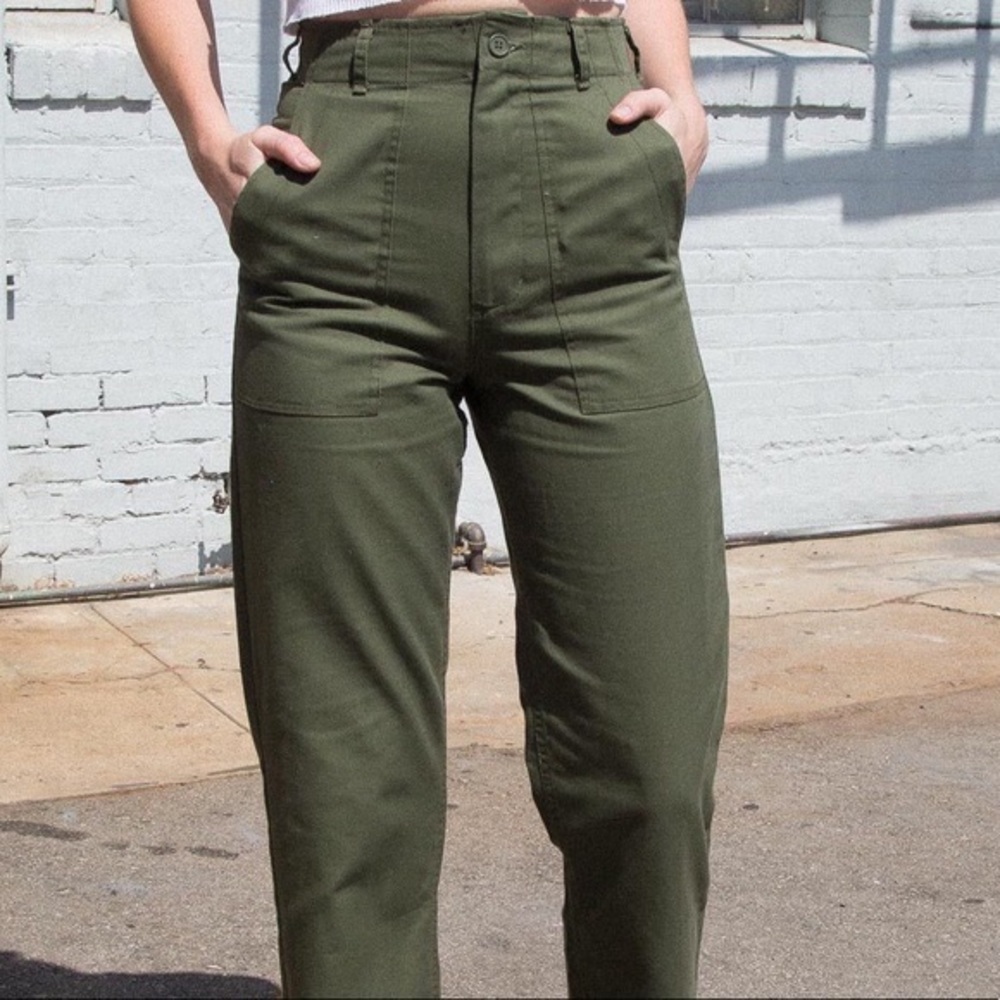 Brandy Melville Jane Cargo Pants in Green